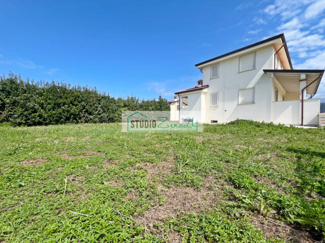 Villa in vendita a Camaiore
