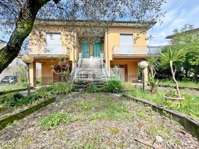 Villa in vendita a Camaiore