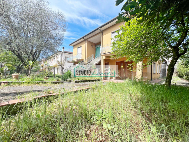 Villa in vendita a Camaiore