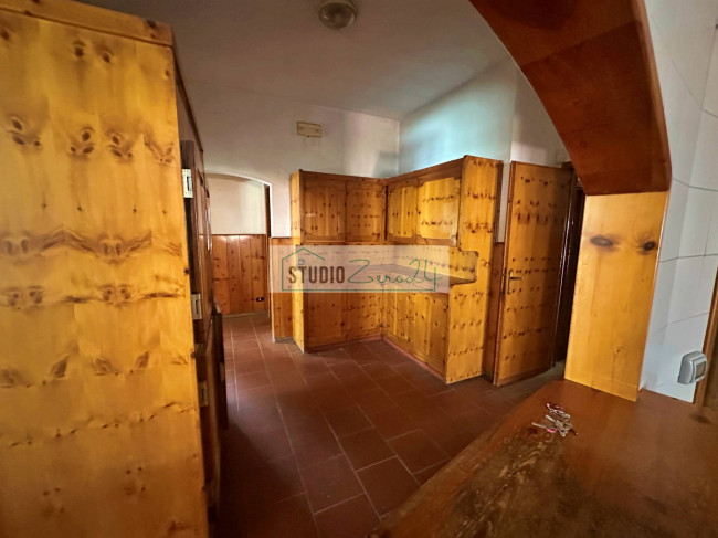 Locale commerciale in vendita a Viareggio