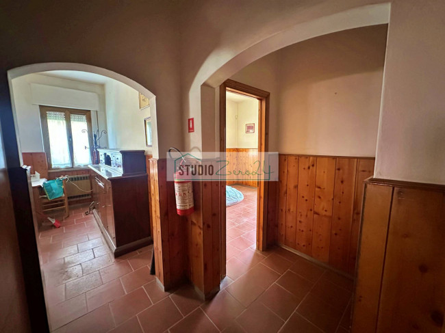 Locale commerciale in vendita a Viareggio