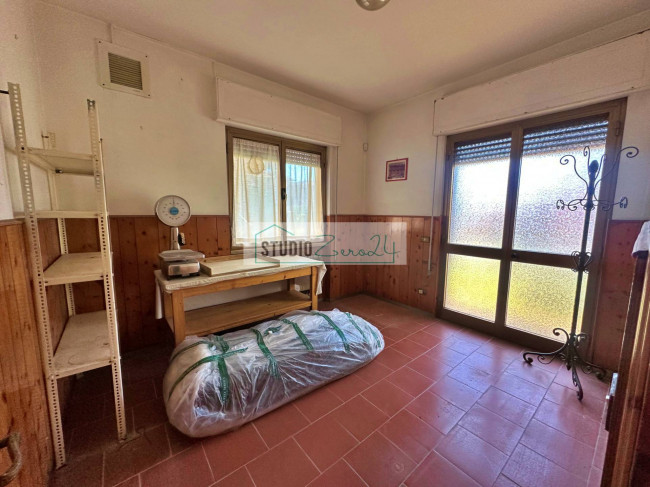 Locale commerciale in vendita a Viareggio