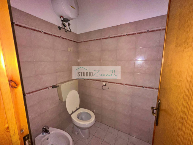 Locale commerciale in vendita a Viareggio