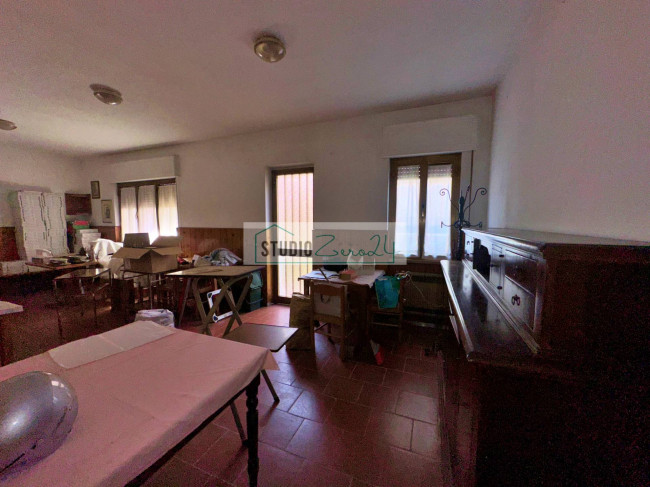 Locale commerciale in vendita a Viareggio