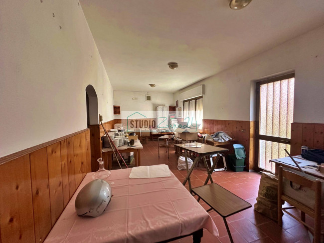 Locale commerciale in vendita a Viareggio