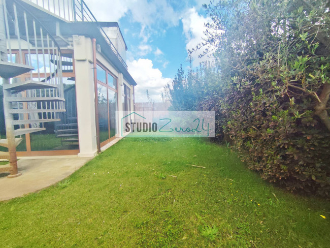 Locale commerciale in vendita a Viareggio