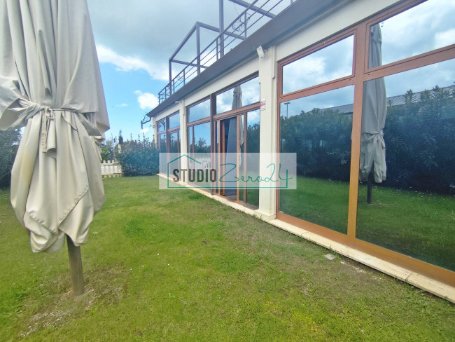 Locale commerciale in vendita a Viareggio