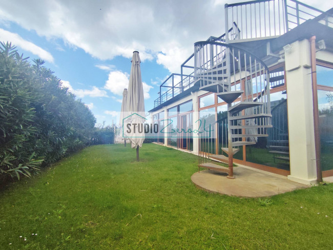 Locale commerciale in vendita a Viareggio