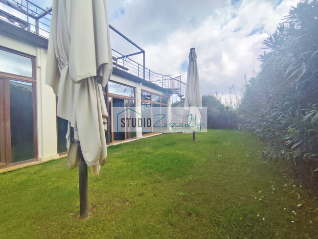 Locale commerciale in vendita a Viareggio