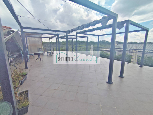 Locale commerciale in vendita a Viareggio