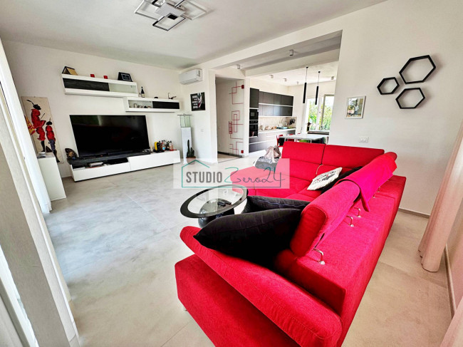Villa for sale in Pietrasanta