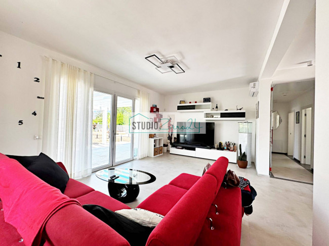 Villa for sale in Pietrasanta