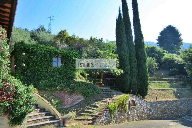 Villetta Bifamiliare in vendita a Pietrasanta