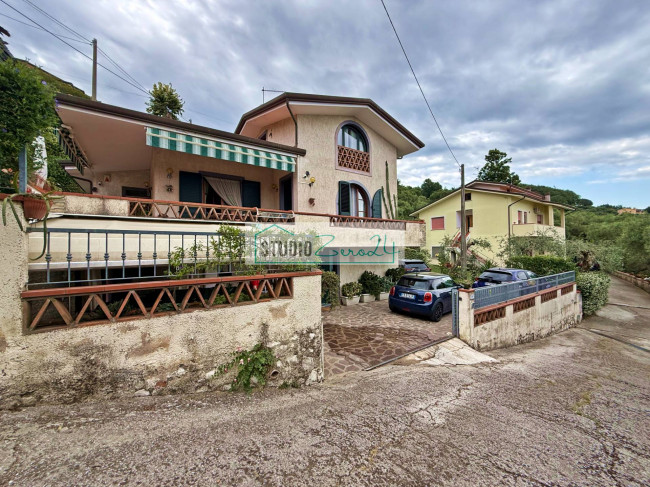 Villa in vendita a Massarosa