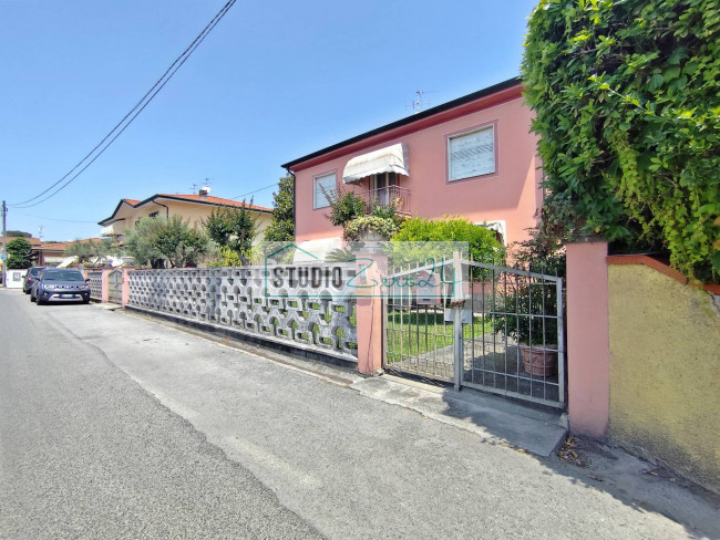Villa in vendita a Viareggio