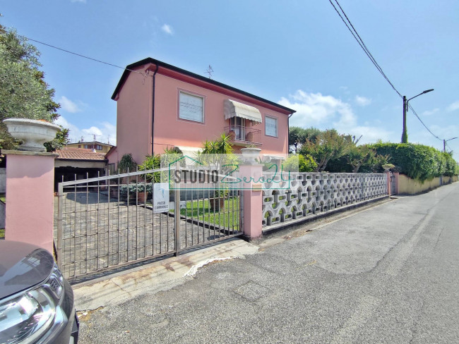 Villa in vendita a Viareggio