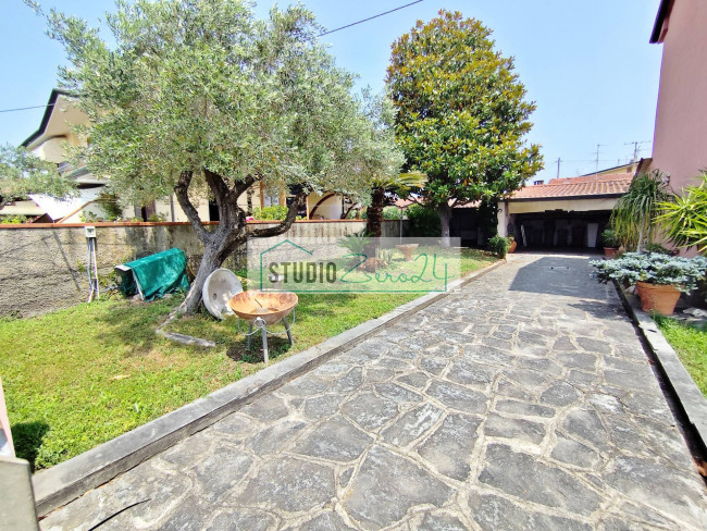 Villa in vendita a Viareggio