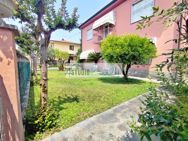 Villa in vendita a Viareggio