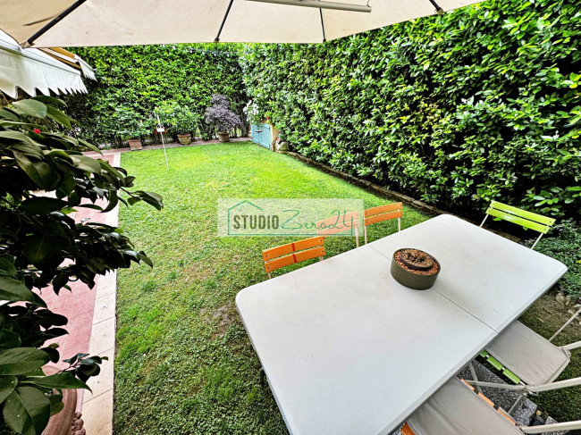 Villette a schiera in vendita a Pietrasanta