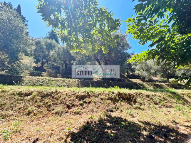 Terreno edificabile in vendita a Camaiore