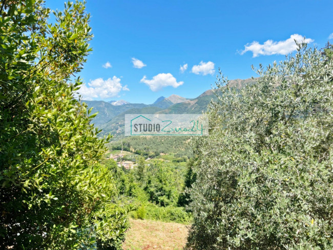 Terreno edificabile in vendita a Camaiore