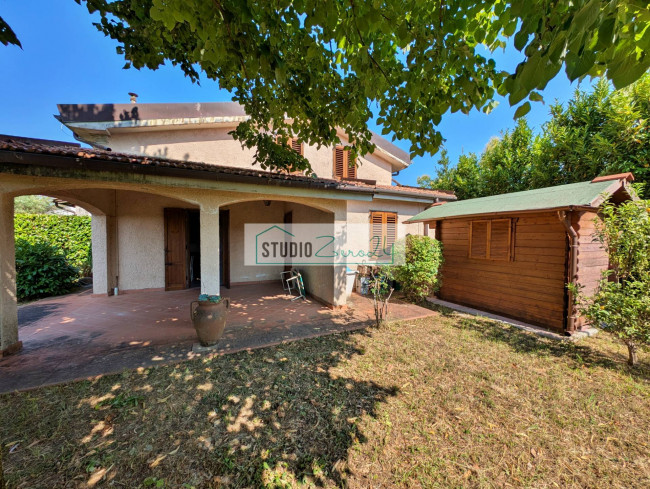 Villetta Bifamiliare in vendita a Pietrasanta