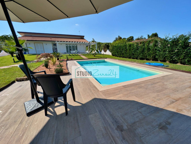 Villa for sale in Pietrasanta