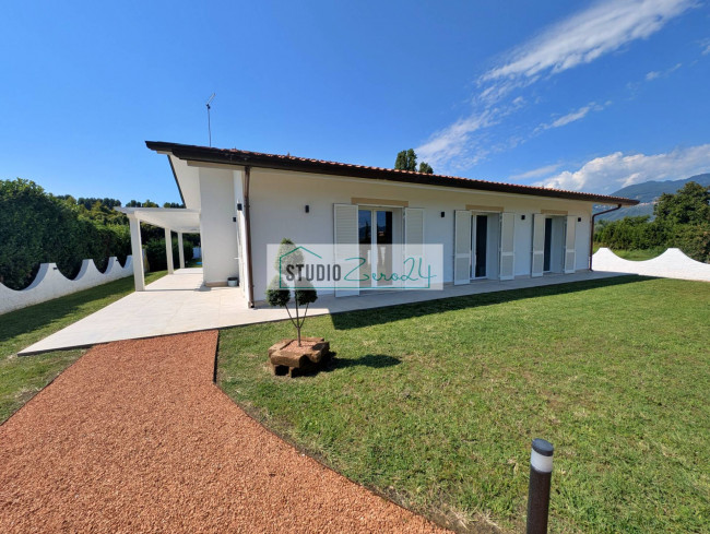 Villa for sale in Pietrasanta
