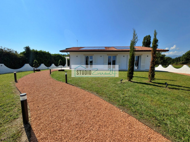 Villa for sale in Pietrasanta