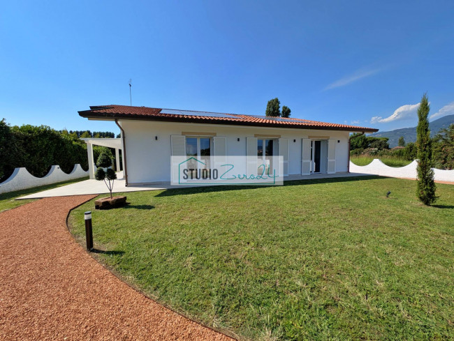 Villa for sale in Pietrasanta