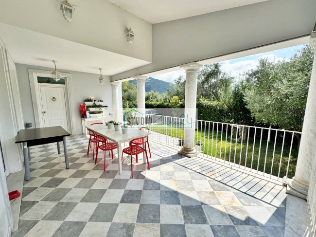 Villetta Bifamiliare in vendita a Pietrasanta