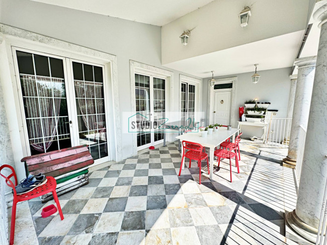 Villetta Bifamiliare in vendita a Pietrasanta