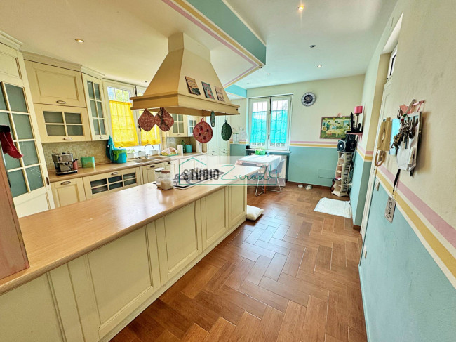 Villetta Bifamiliare in vendita a Pietrasanta