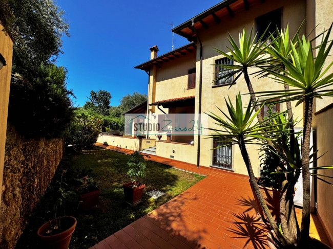 Villetta Bifamiliare in vendita a Pietrasanta