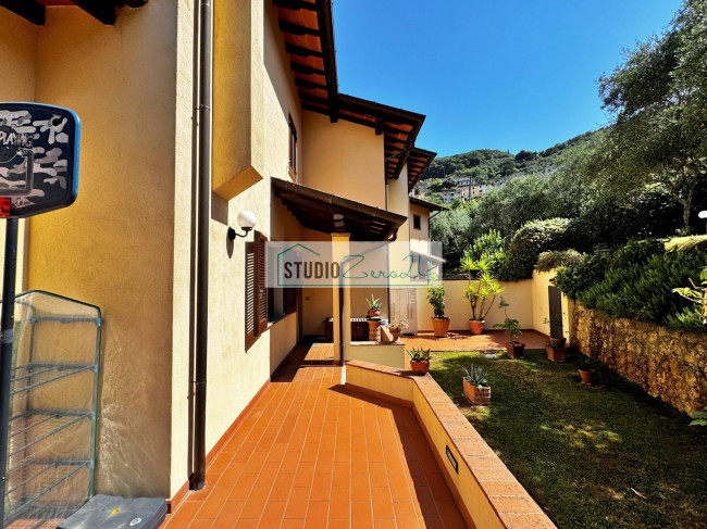 Villetta Bifamiliare in vendita a Pietrasanta