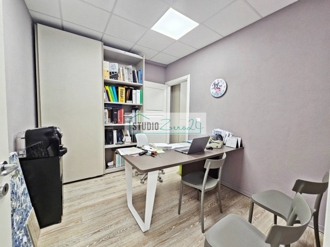 Locale commerciale in vendita a Massarosa