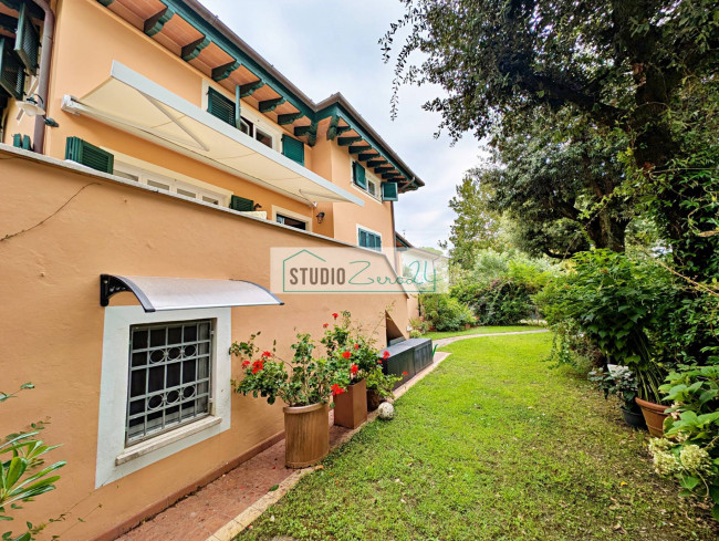 Villette a schiera in vendita a Pietrasanta