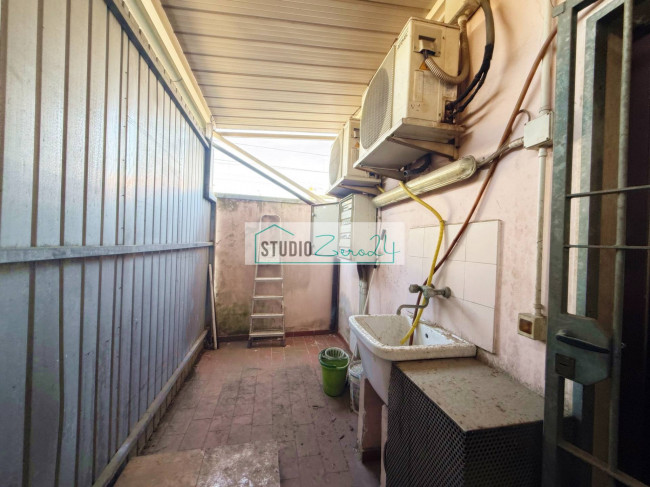 Locale commerciale in vendita a Viareggio