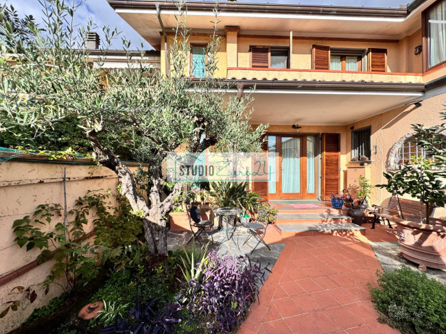 Villette a schiera in vendita a Pietrasanta