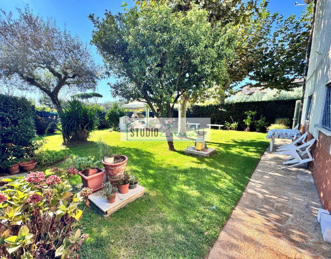 Villa in vendita a Seravezza