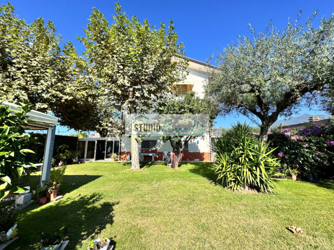 Villa in vendita a Seravezza