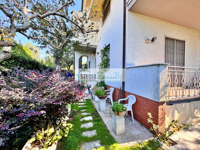 Villa in vendita a Seravezza