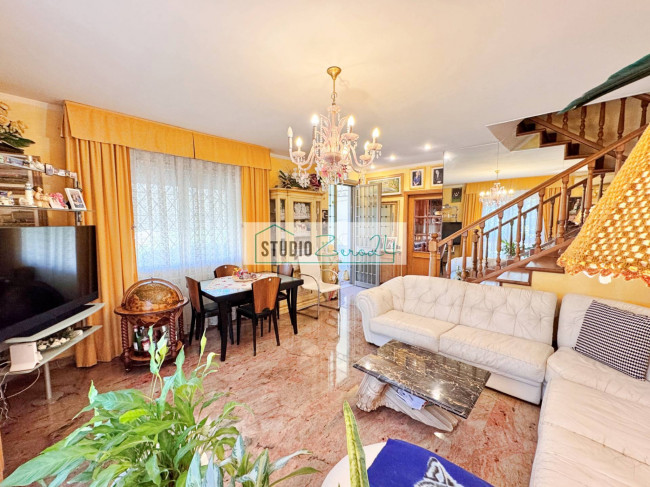 Villa in vendita a Seravezza