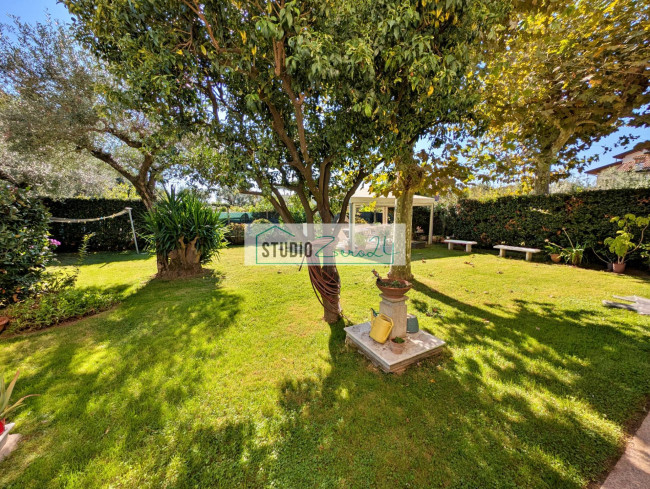 Villa in vendita a Seravezza