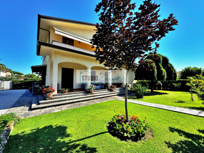 Villa in vendita a Forte dei Marmi