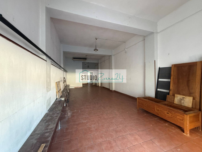 Locale commerciale in vendita a Viareggio