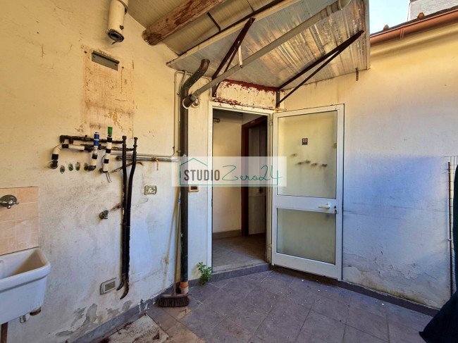 Locale commerciale in vendita a Viareggio