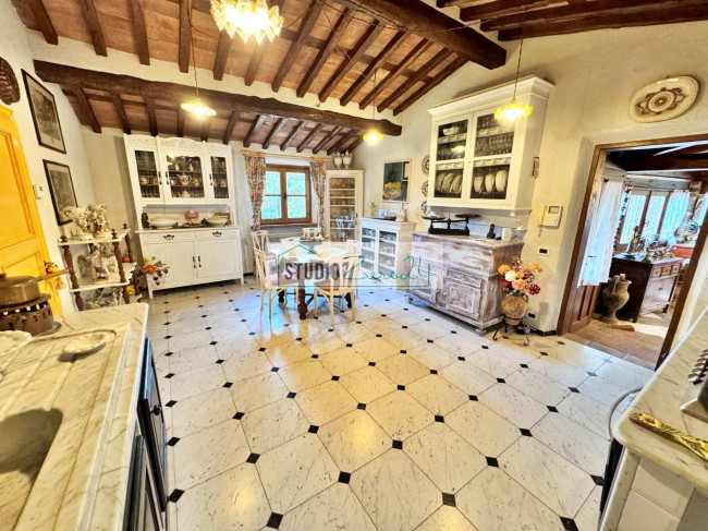 Villa in vendita a Seravezza