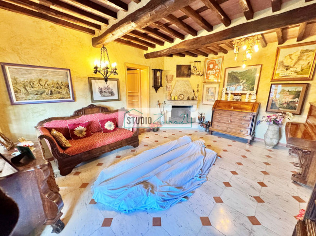 Villa in vendita a Seravezza