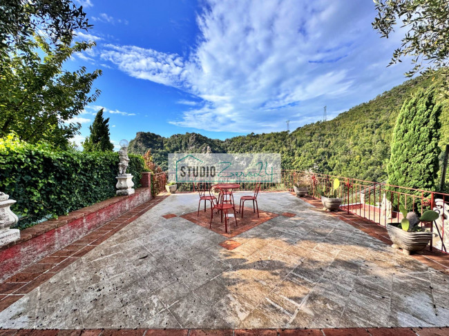 Villa in vendita a Seravezza